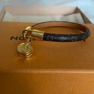 LOUIS VUITTON LV Tribute Bracelet